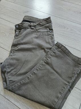 SUKO JEANS Olive Khaki Green 3/4 Crop Capri Pants Stretch Denim Size 14🔥